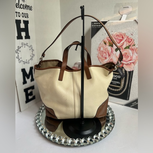 Coach Hadley Luxe Grain Pebbled Leather Ivory and Cognac   Tote bag - Picture 12 of 14